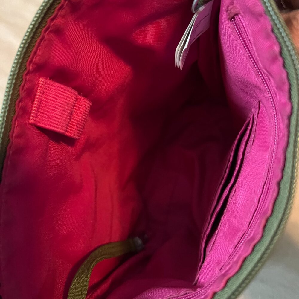 BAGGALLINI - Modern Pocket Crossbody - Green with Pink Interior  - VGUC - Picture 3 of 16